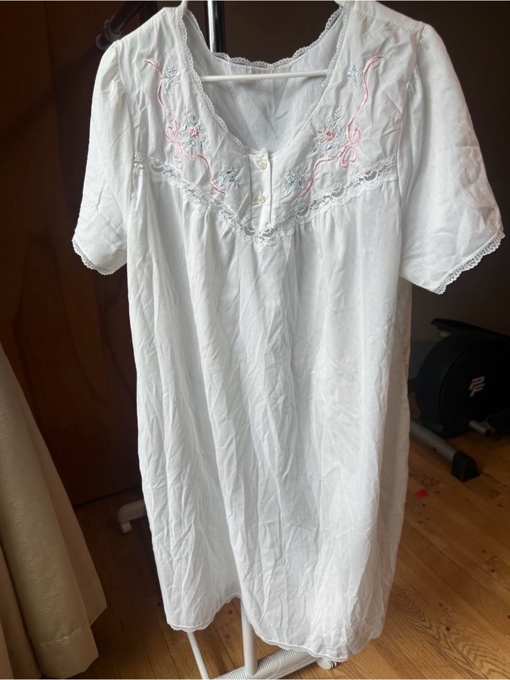 White Embroidered Short-Sleeve Cotton Nightgown with Pink Accents